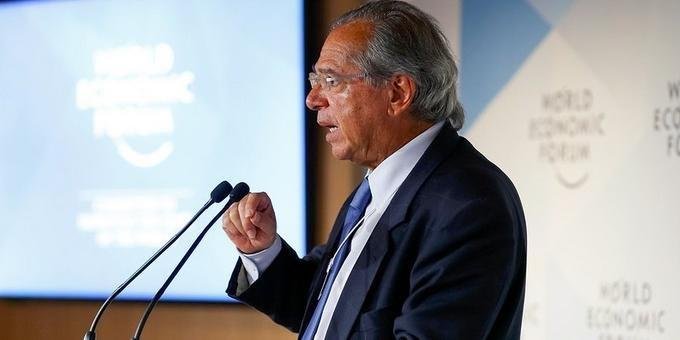 Por quatro vezes, Guedes disse n&atilde;o acreditar que Marinho tenha lhe criticado no evento