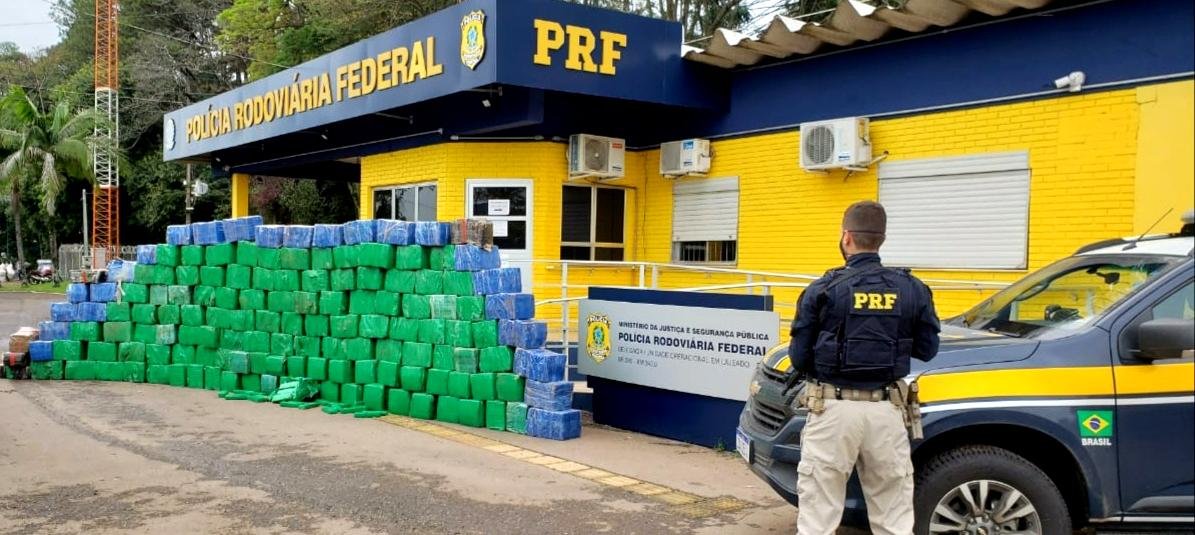 Motorista do caminh&atilde;o, um paranaense com antecedentes por tr&aacute;fico, foi preso