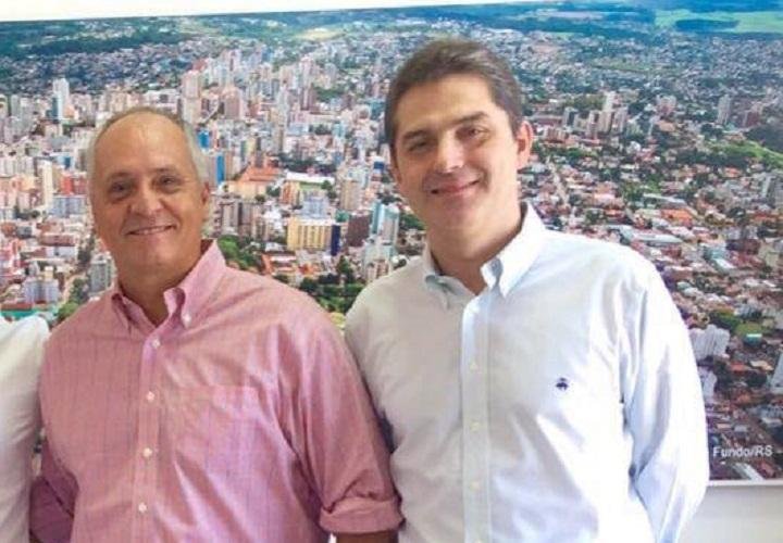 Alexandre Chaves Barcellos (D) desistiu de concorrer a sucess&atilde;o do presidente Marcelo Medeiros