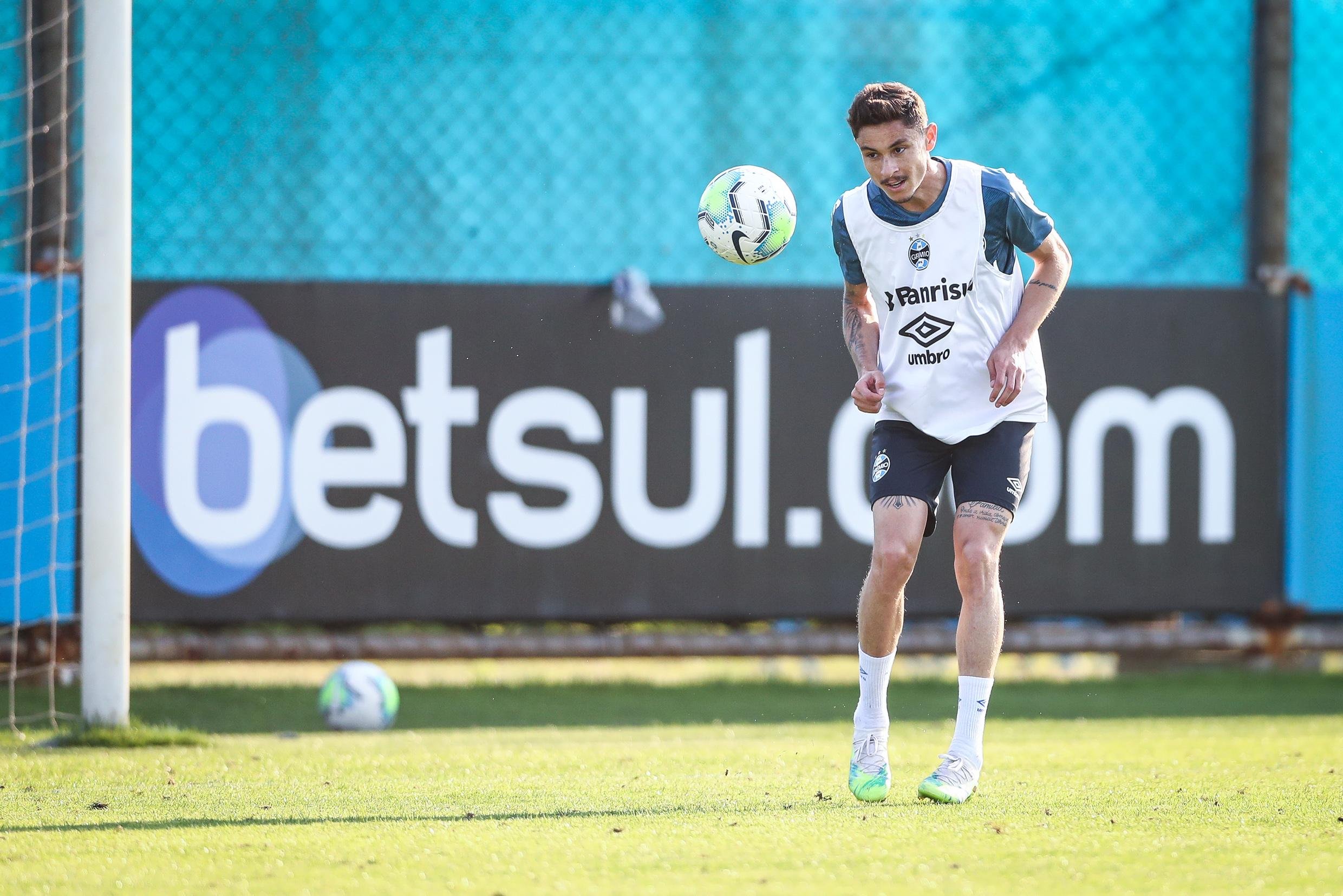 Com expuls&atilde;o de Cortez no Gre-Nal, Diogo Barbosa ser&aacute; o titular da lateral nesta quarta-feira