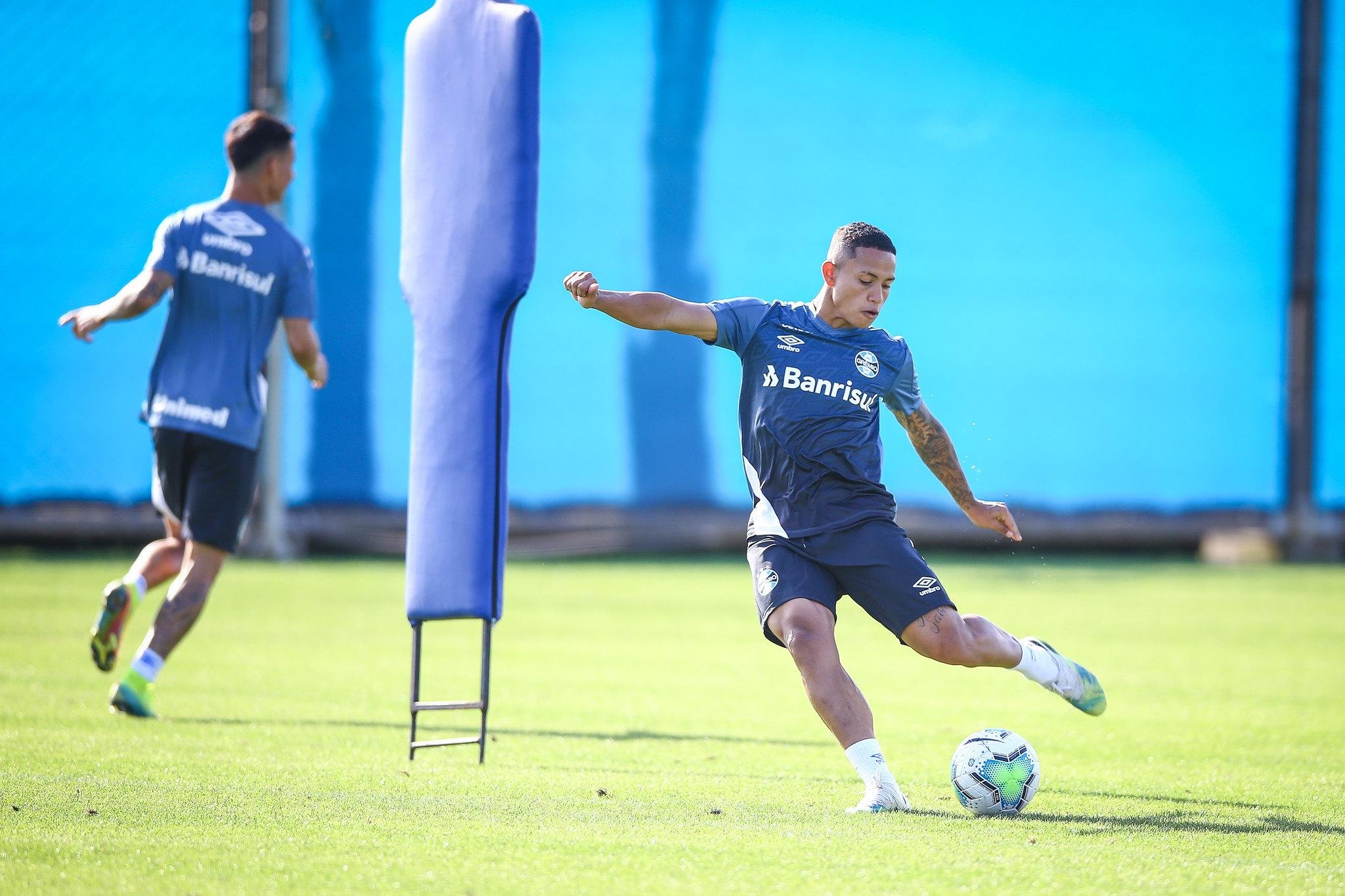 Gr&ecirc;mio enfrenta o Santos, na Vila Belmiro, &agrave;s 16h, pela 15&deg; Rodada do Brasileir&atilde;o