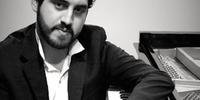 Pianista chileno Ricardo Bahamondez Torres se apresenta pela Casa da Música Poa