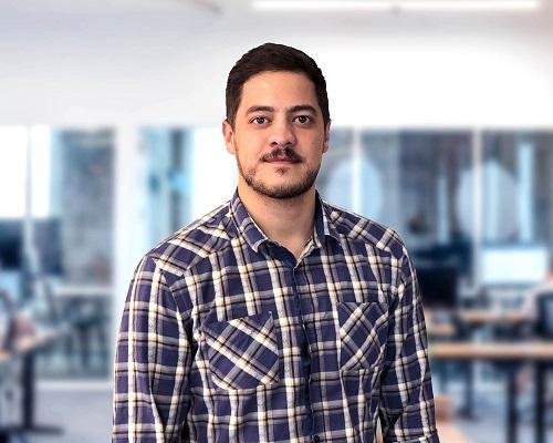 Empres&aacute;rio Felipe Hotz, profissional com 10 anos de experi&ecirc;ncia na &aacute;rea de Comunica&ccedil;&atilde;o Interna e Endomarketing, criou o Comunica.In. &Eacute; uma startup que surgiu em 2017 para transformar a comunica&ccedil;&atilde;o das empresas com o uso de intelig&ecirc;ncia de mercado e tecnologia