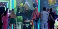 Xuxa cantou os seus sucessos, dançou, fez várias brincadeiras, além de conversar com os peões