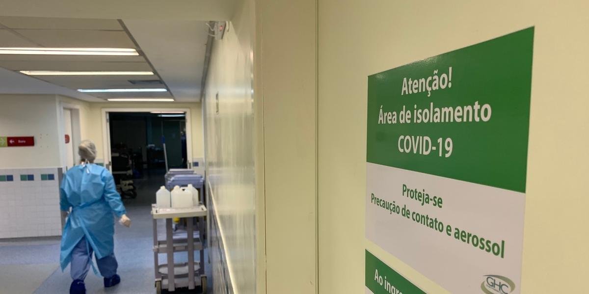 A m&eacute;dia m&oacute;vel de &oacute;bitos nos &uacute;ltimos 7 dias &eacute; de 269 pessoas, segundo a Conass