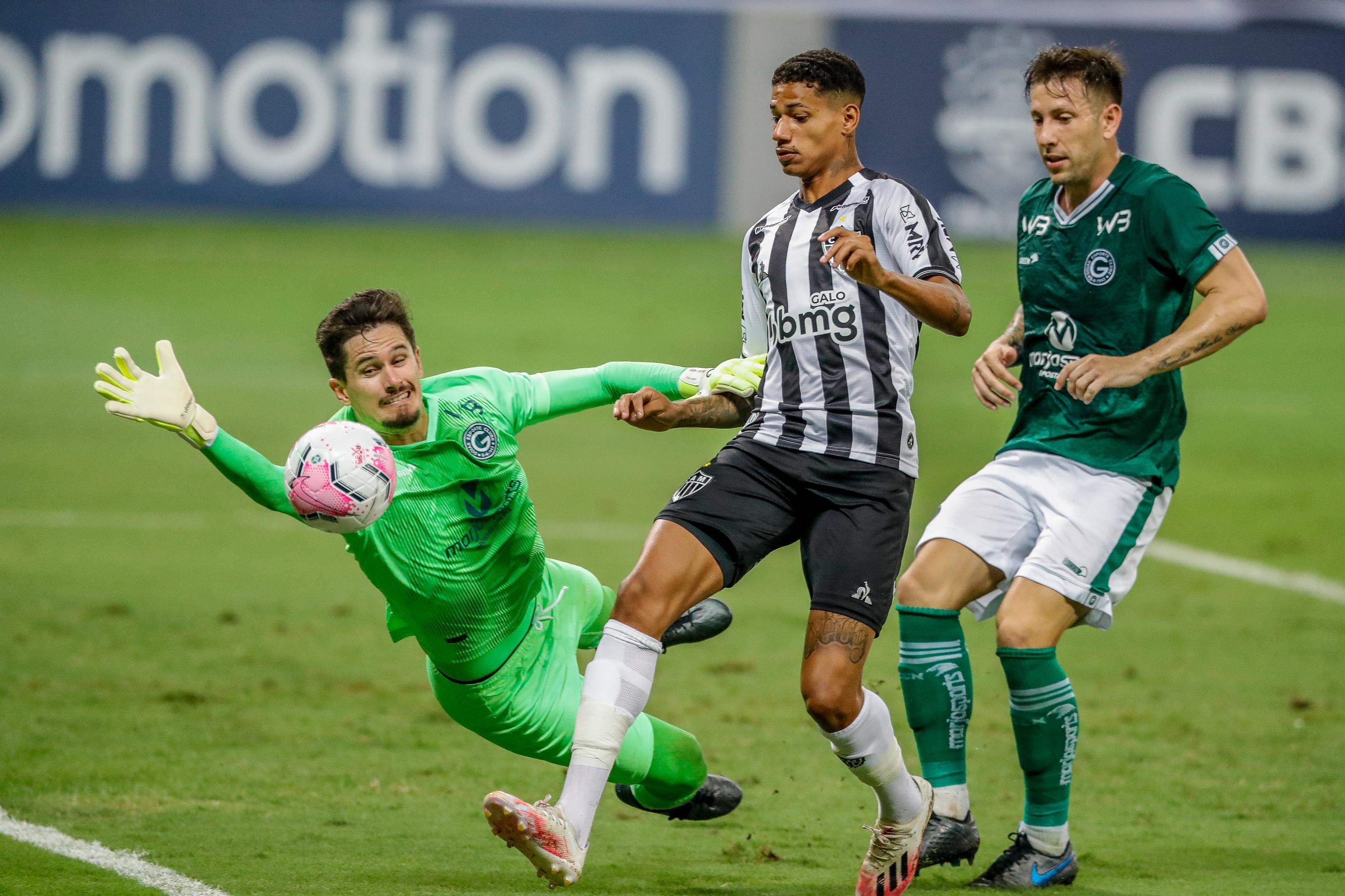 Com nova atua&ccedil;&atilde;o de Keno, time mineiro goleou por 3 a 0 na noite de s&aacute;bado