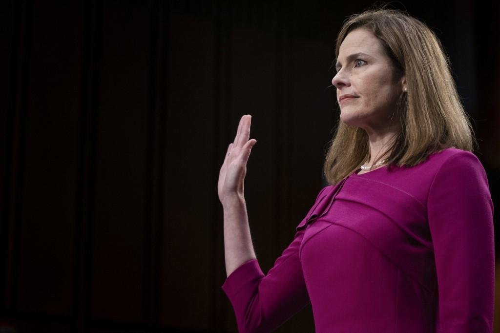 Ju&iacute;za Amy Coney Barrett foi a escolha do presidente Donald Trump
