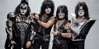 Os ingressos já comprados para show do Kiss continuam válidos para as respectivas novas datas