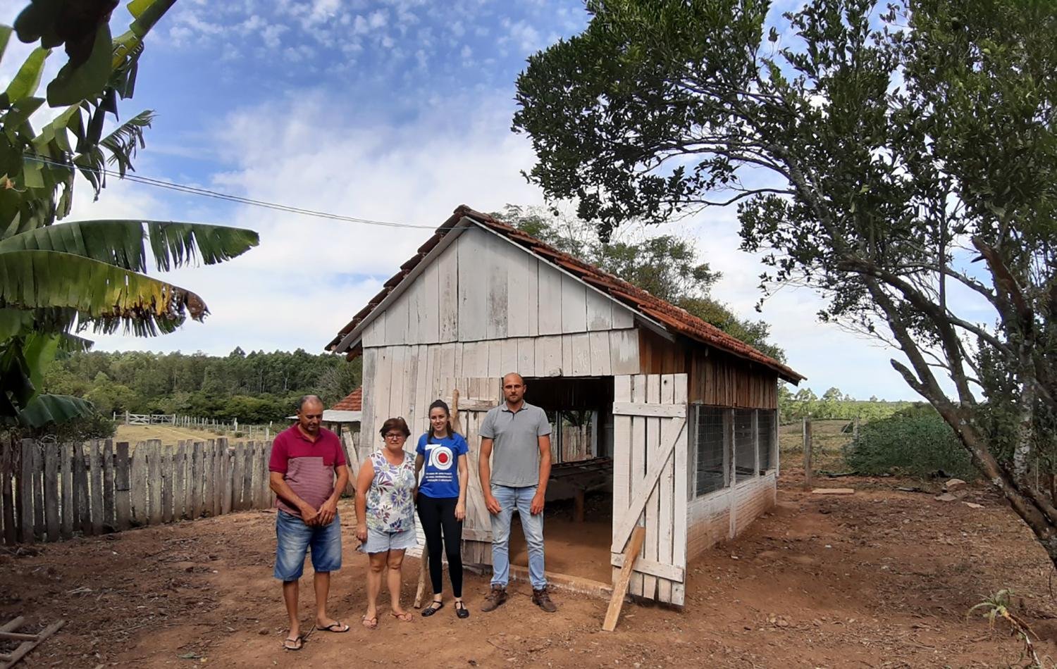 Com a bolsa, Renata Lima, de Volta do Barreto, construiu galinheiro para ampliar produ&ccedil;&atilde;o de ovos