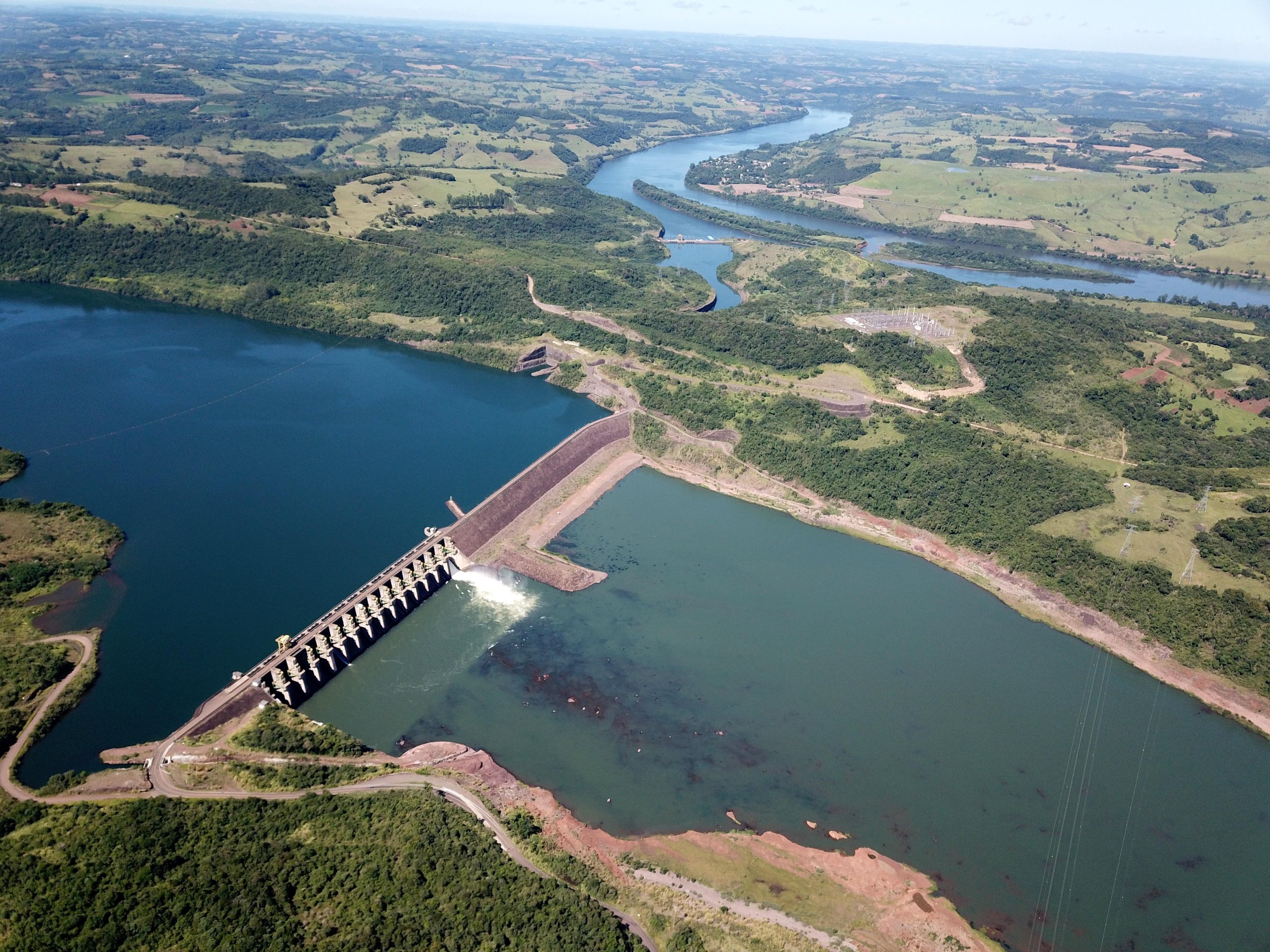A usina est&aacute; instalada no rio Uruguai, entre Alpestre (RS) e &Aacute;guas do Chapec&oacute; (SC)