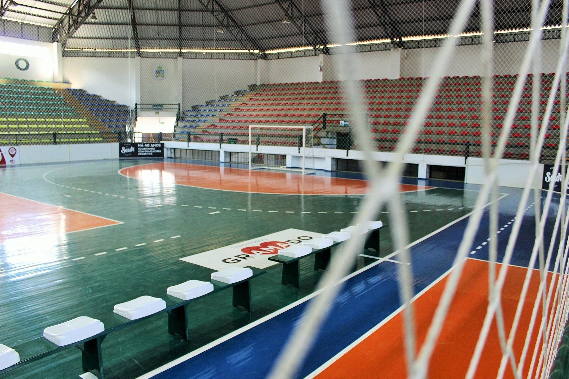 Tr&ecirc;s integrantes de duas equipes furaram o isolamento para disputar a final da competi&ccedil;&atilde;o