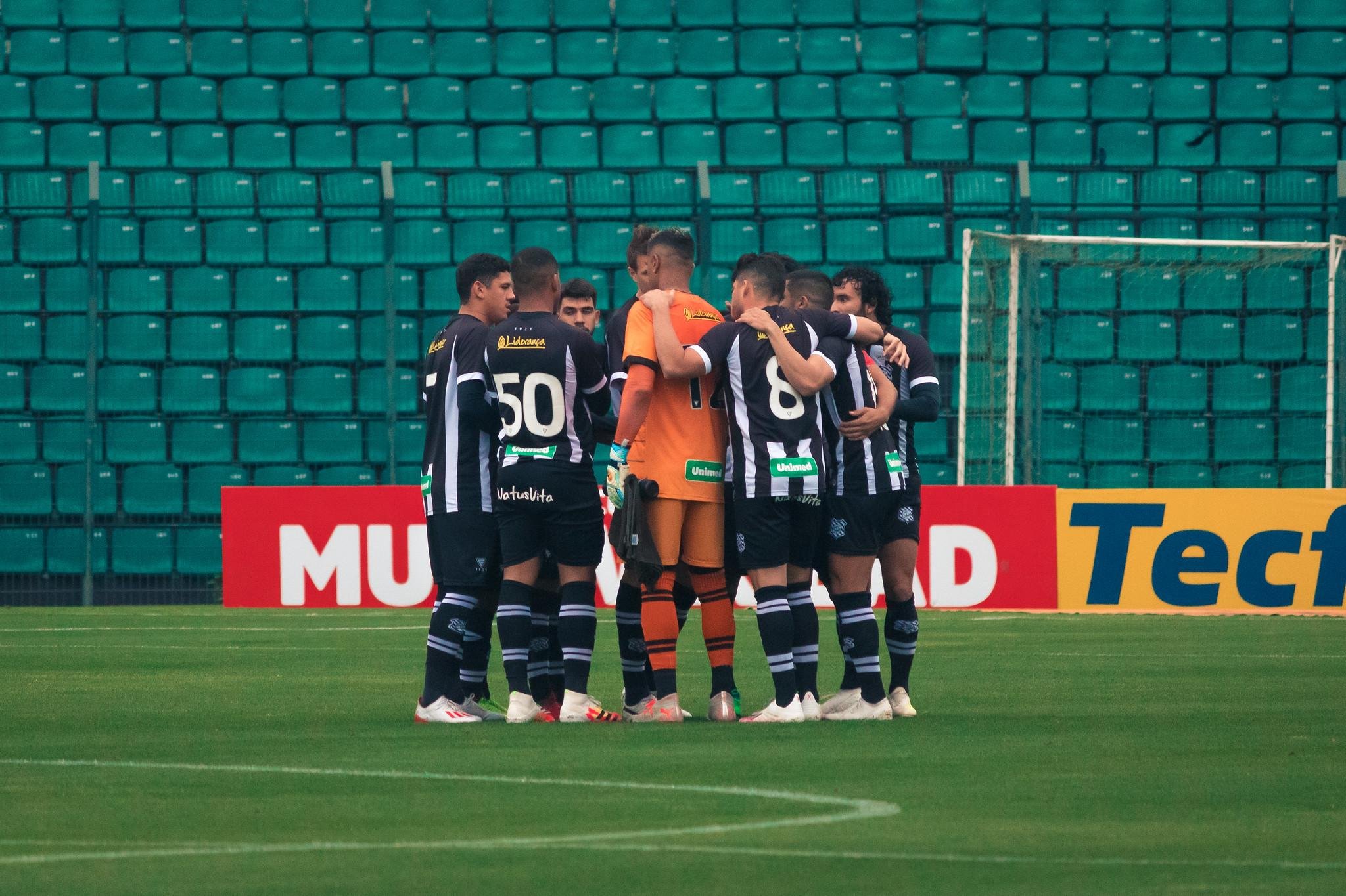 Derrotado pelo Sampaio Corr&ecirc;a, por 3 a 0, no seu compromisso anterior, o Figueirense chegou a tr&ecirc;s jogos sem vit&oacute;ria na S&eacute;rie B