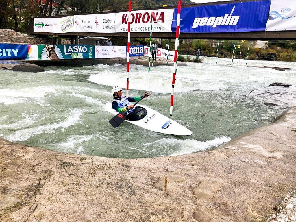 Ana S&aacute;tila venceu com sobra a prova da categoria C1 (canoa individual) e conquistou o ouro na Copa do Mundo da Eslov&ecirc;nia