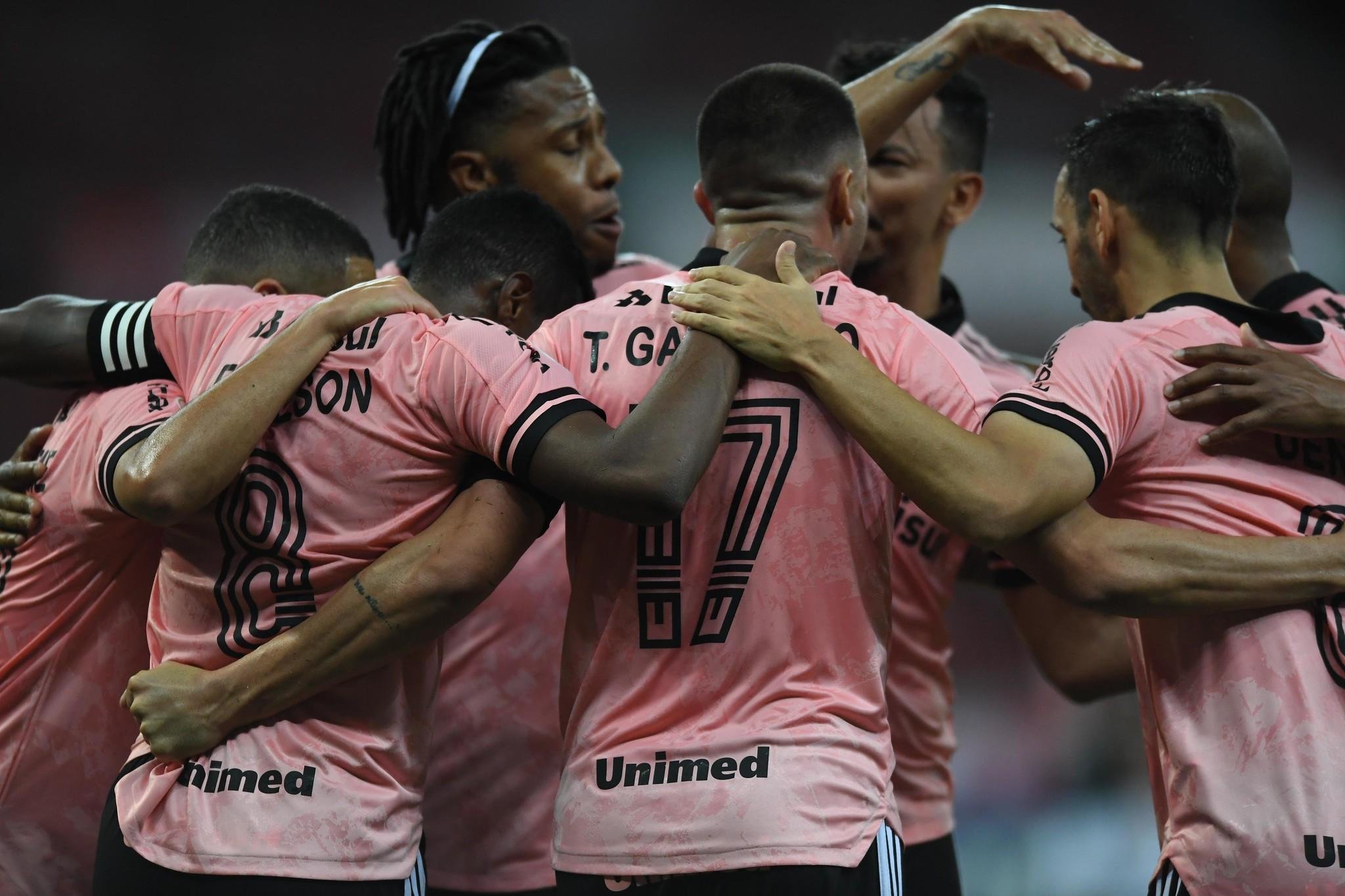 Inter venceu por 2 a 0 e assumiu a lideran&ccedil;a do Brasileir&atilde;o