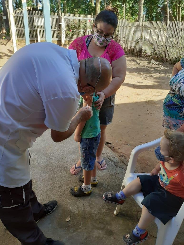 Na &uacute;ltima sexta-feira, a Unidade B&aacute;sica de Sa&uacute;de do bairro Cohab Casas vacinou 20 crian&ccedil;as