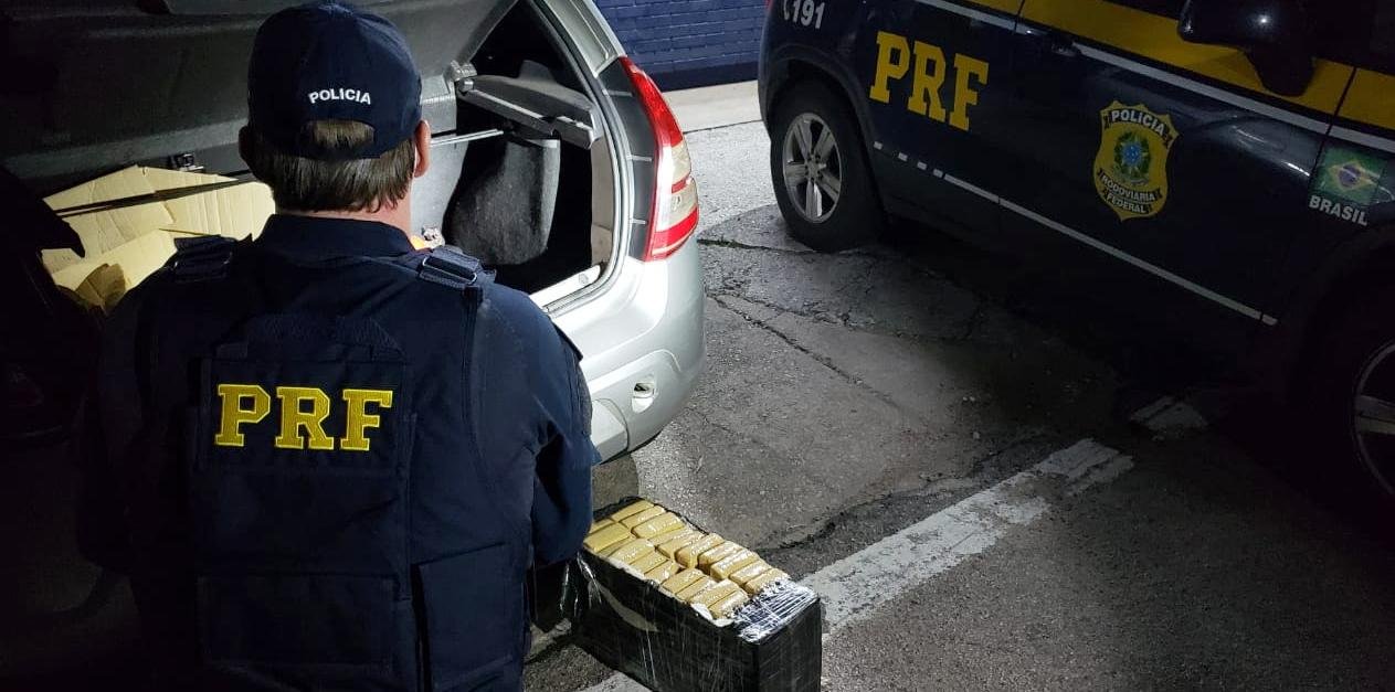 Entorpecente foi localizado no porta-malas do carro