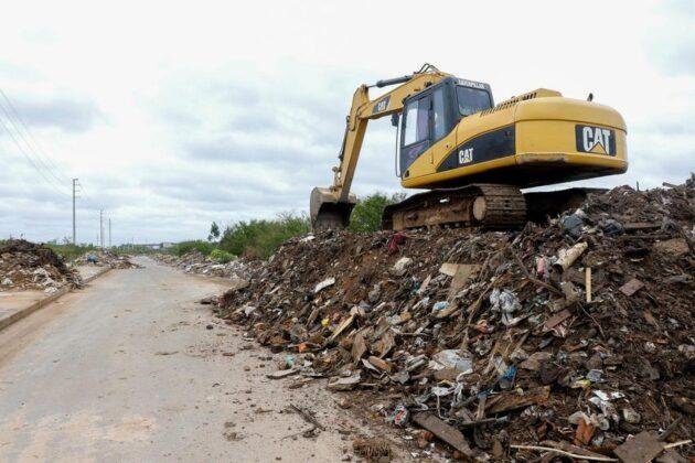 Nos pr&oacute;ximos dias, come&ccedil;am os servi&ccedil;os de coloca&ccedil;&atilde;o de meio-fio, entre outros