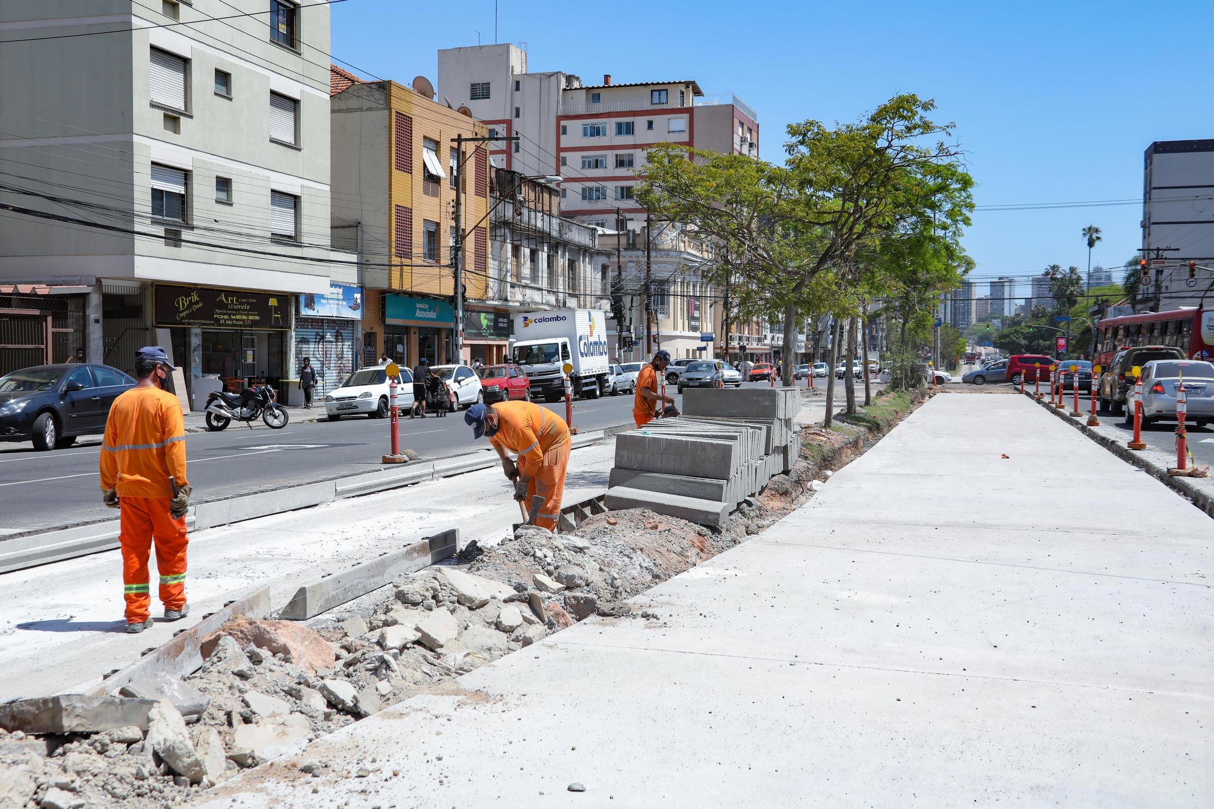 Motivo &eacute; o andamento da pavimenta&ccedil;&atilde;o do corredor de &ocirc;nibus da avenida Jo&atilde;o Pessoa