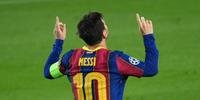 Messi fez o seu batendo pênalti na goleada