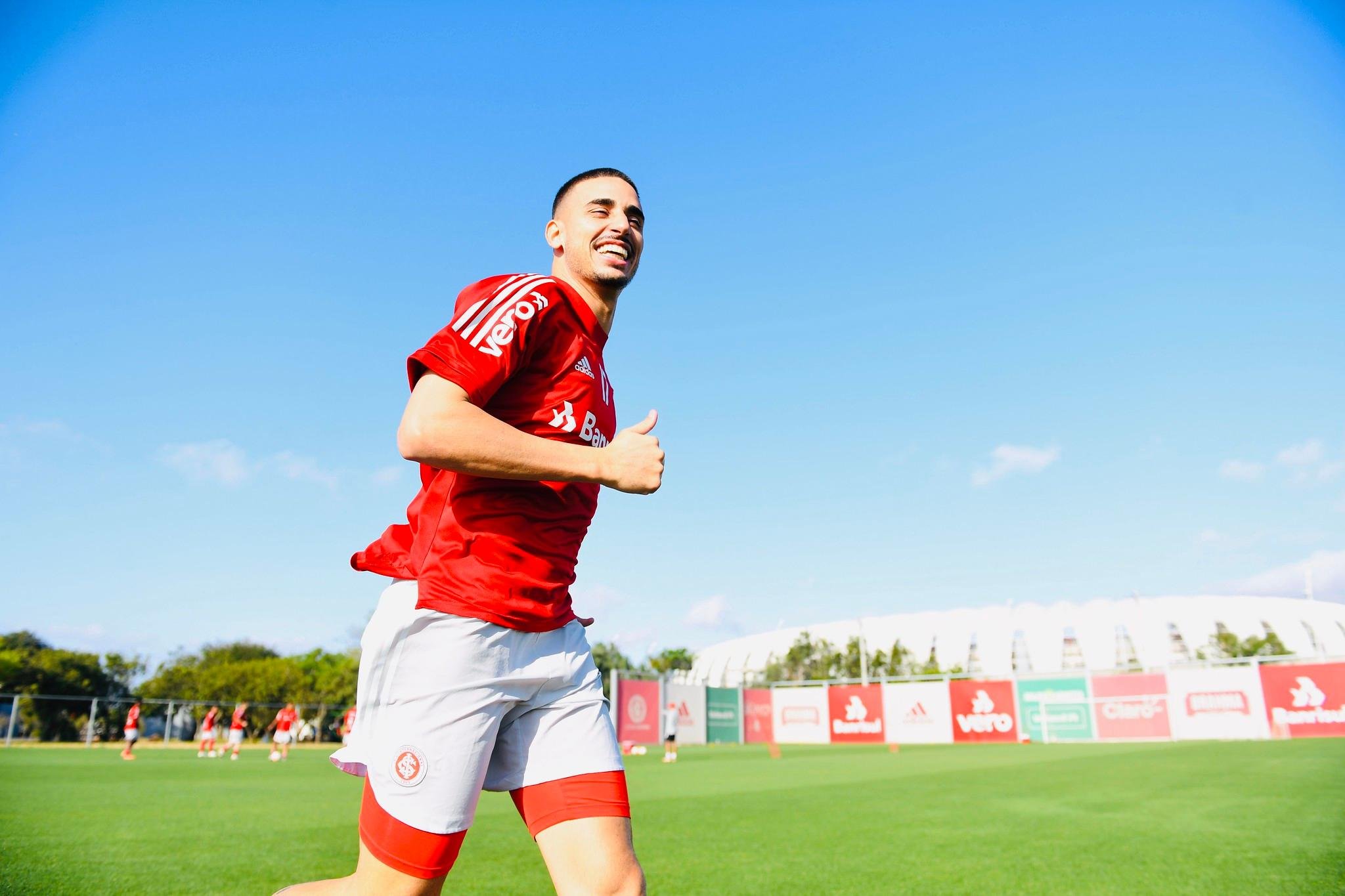 Thiago Galhardo &eacute; a esperan&ccedil;a de gols do Inter nesta quinta-feira em Santiago