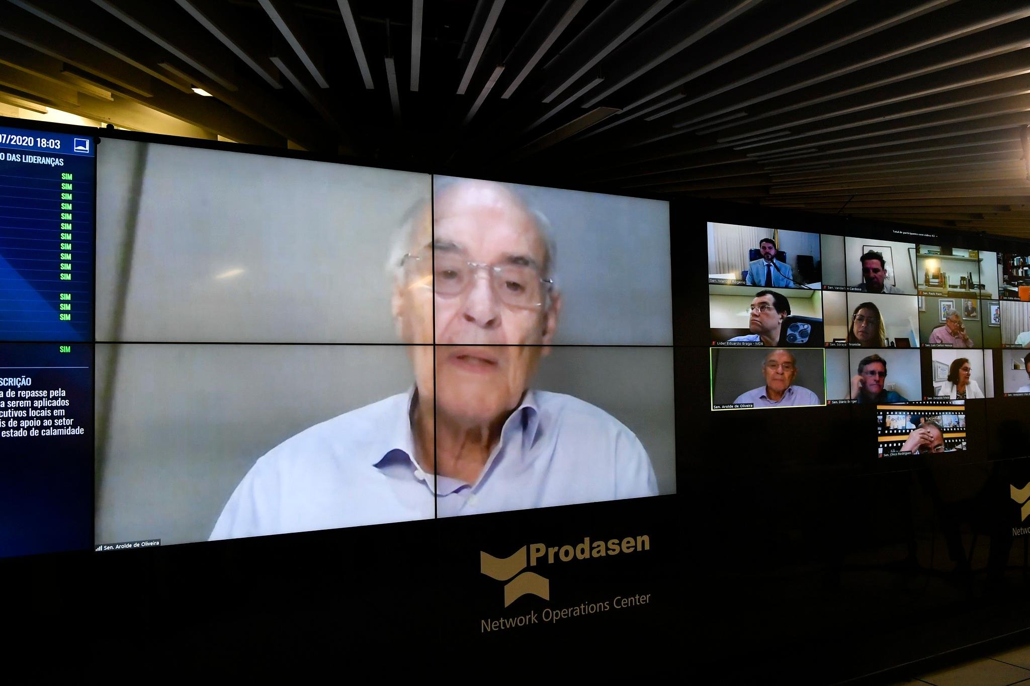 V&iacute;tima de Covid-19, ele tinha 83 anos e uma extensa carreira pol&iacute;tica
