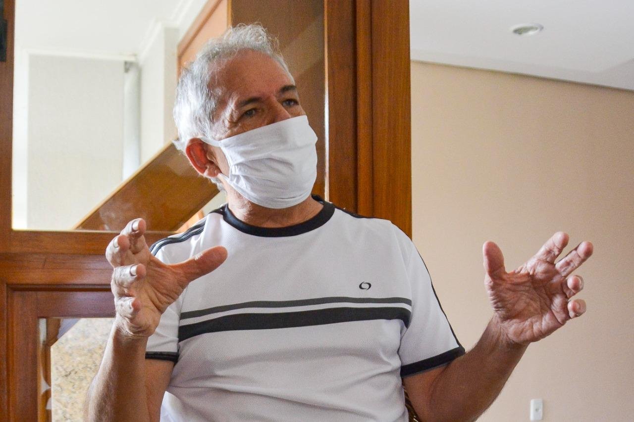 M&aacute;rio Marcos lembra hoje, 45 anos depois, dos detalhes da cobertura feita para a Folha da Manh&atilde; junto do fot&oacute;grafo S&eacute;rgio Arnoud
