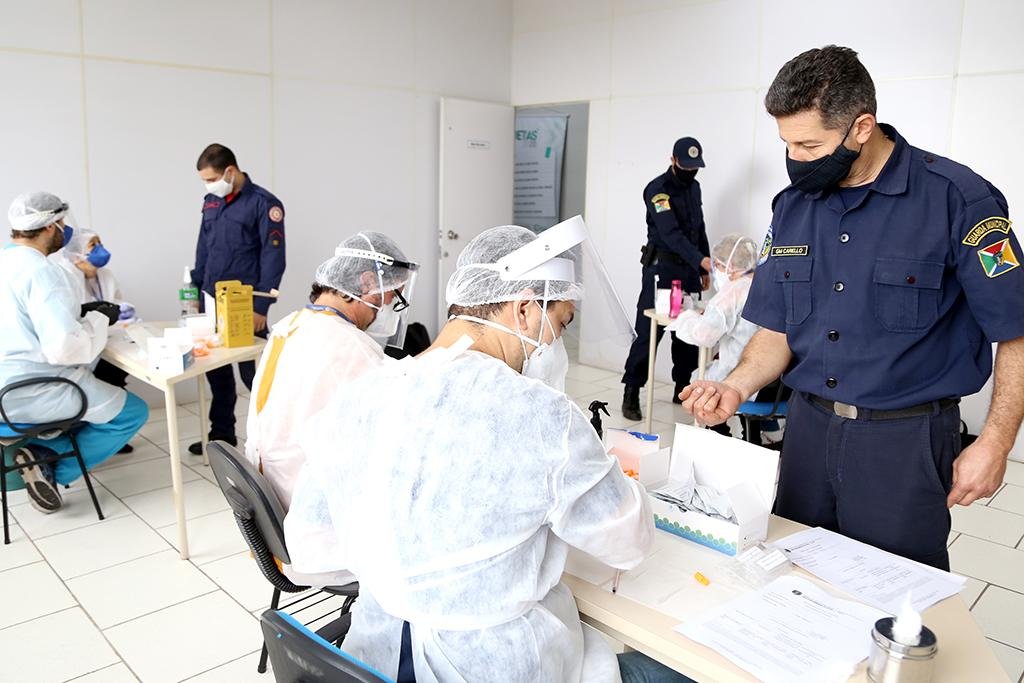 Ao menos 270 profissionais devem realizar o teste