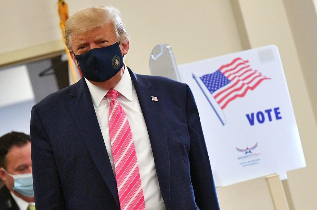Presidente Donald Trump votou antecipadamente na manh&atilde; deste s&aacute;bado