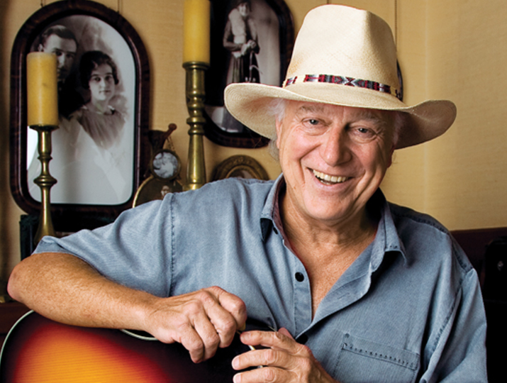 Jerry Jeff Walker come&ccedil;ou sua carreira nos anos 1960 como um cantor folk, em bairro nova-iorquino