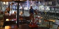 Na Itália, restaurantes só podem ficar abertos até às 18h