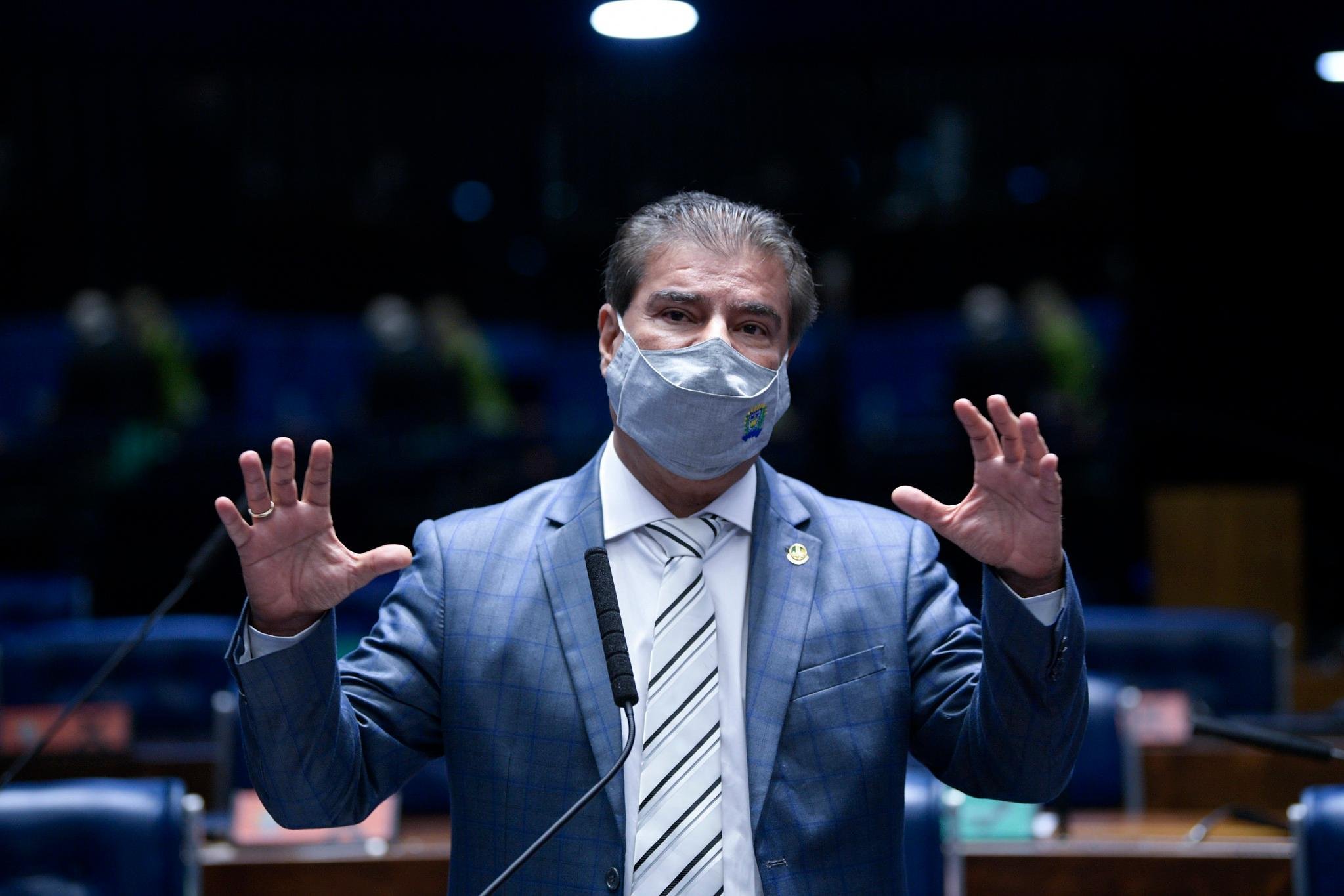 Parlamentar chegou nesta ter&ccedil;a-feira no pa&iacute;s e deve ficar at&eacute; o dia 31