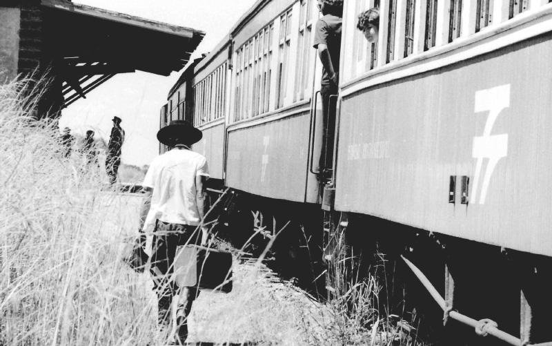 As bagagens dos passageiros de trens n&atilde;o podiam exceder a 15 quilos.