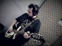 Guitarrista planeja disco com participa&ccedil;&atilde;o de m&uacute;sicos de v&aacute;rios pa&iacute;ses