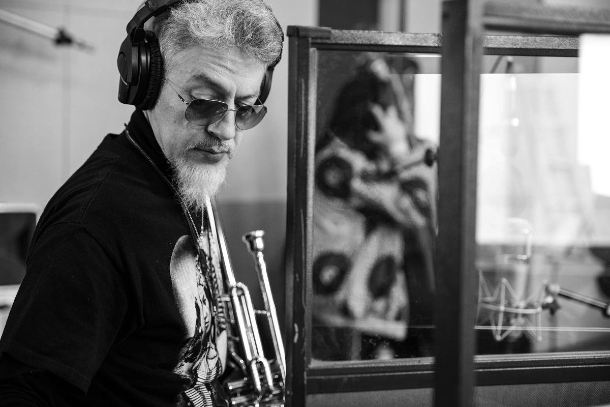 Trombonista, arranjador e compositor Marco Aur&eacute;lio de Santis, conhecido no meio art&iacute;stico como Maestro Tiquinho, est&aacute; prestes a completar 40 anos de carreira musical