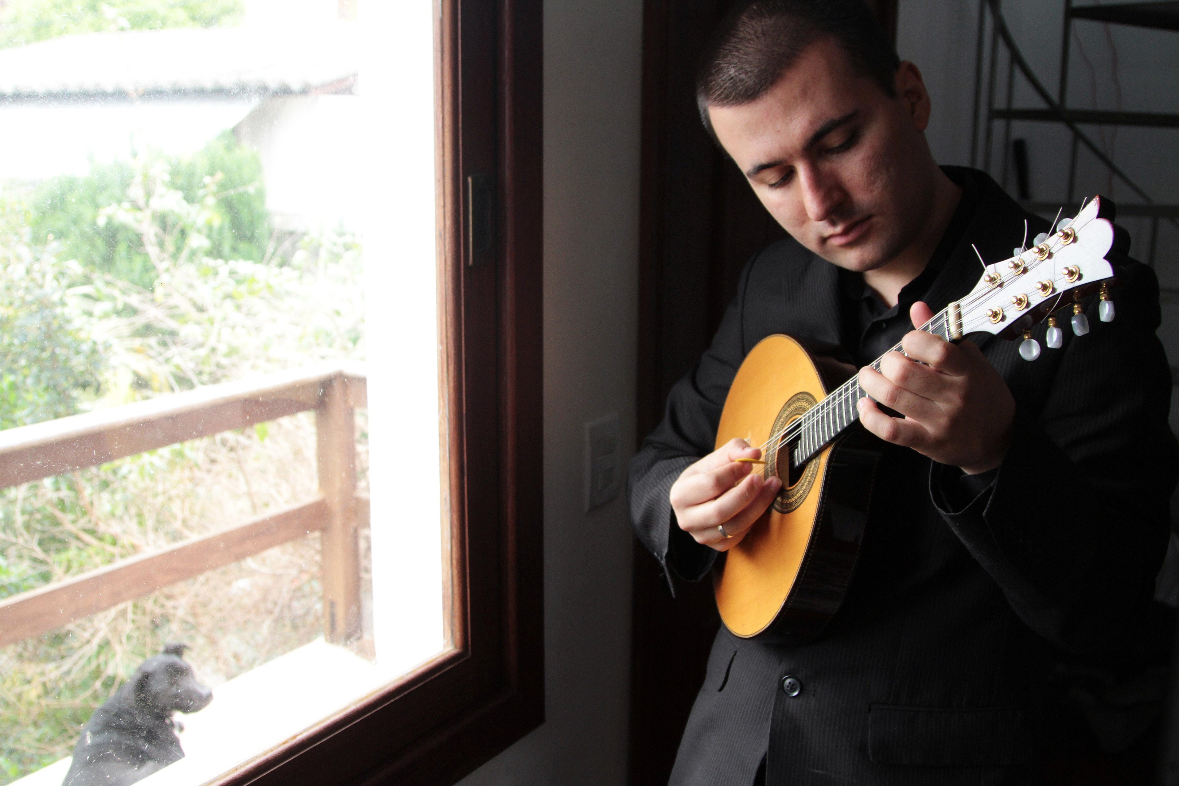 M&uacute;sica instrumental brasileiro est&aacute; no repert&oacute;rio dos shows das 12h e 20h pelo Facebook