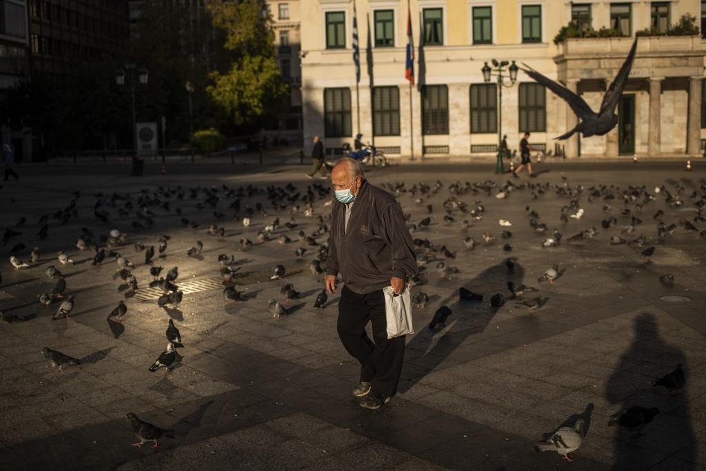 Gr&eacute;cia registra mais de 37.000 casos de coronav&iacute;rus desde fevereiro