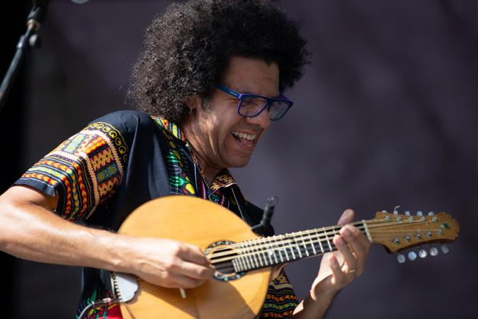 Compositor e instrumentista Hamilton de Holanda