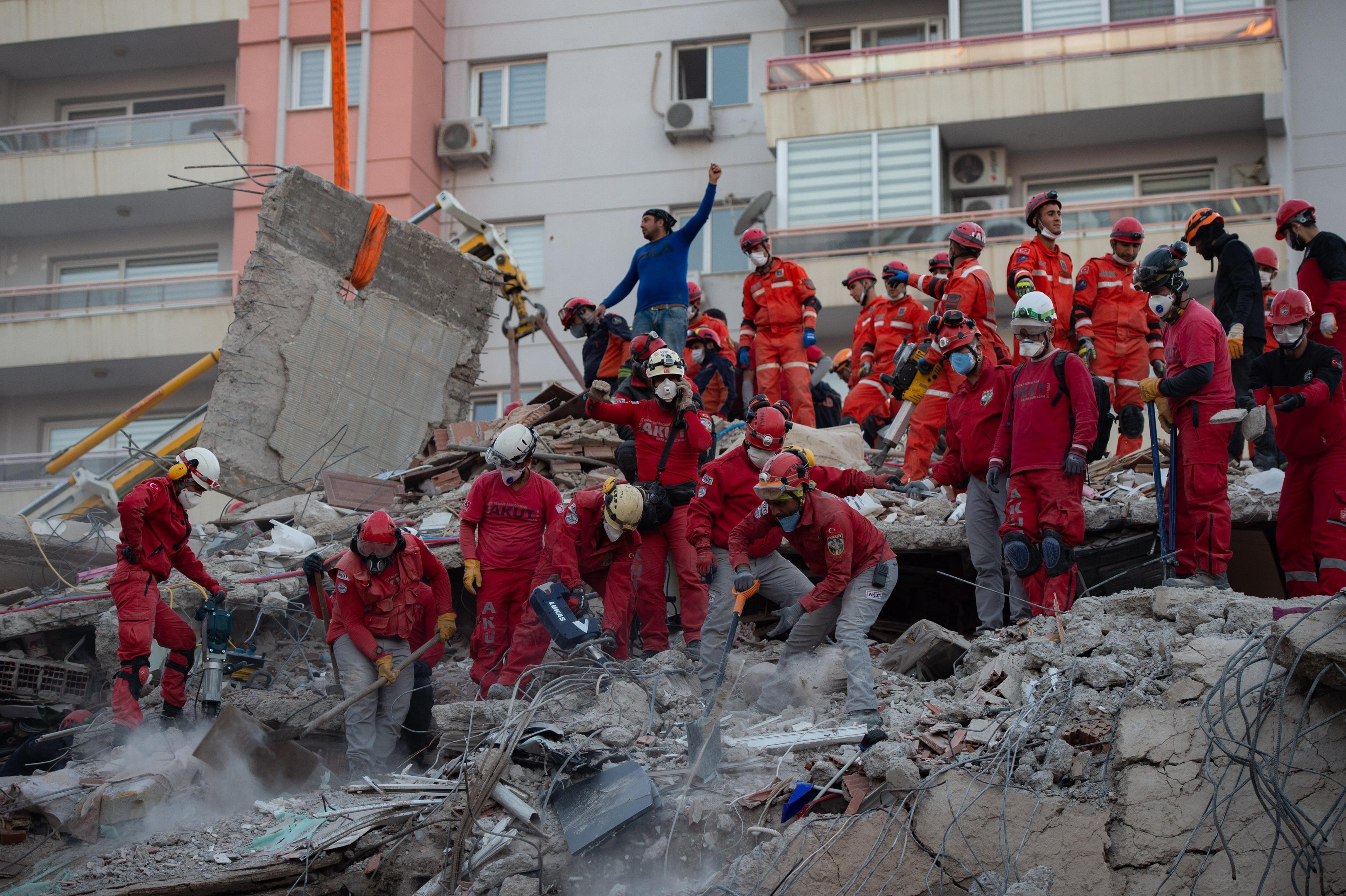 N&uacute;mero de mortes em terremoto na Turquia sobe para 35