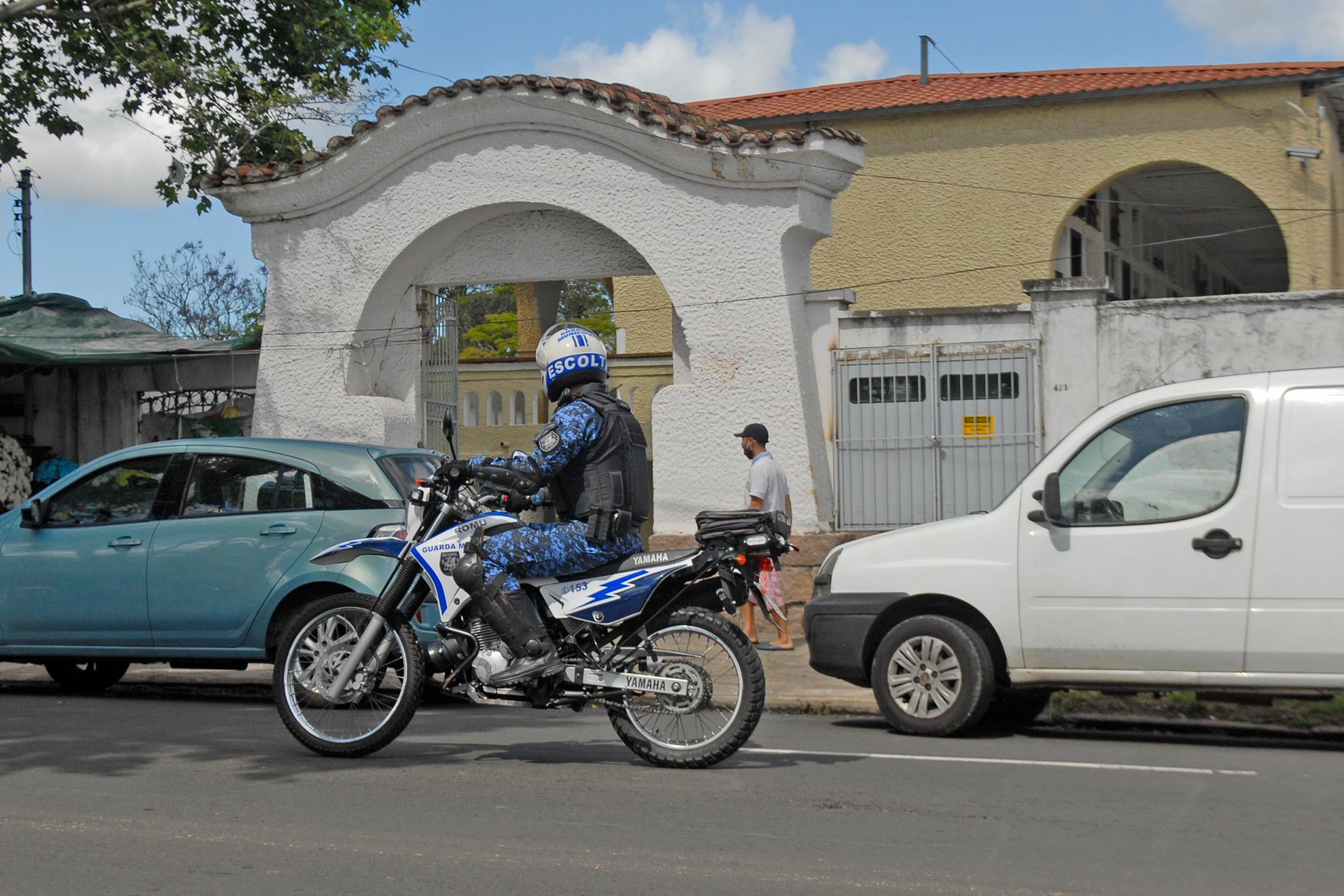 Monitoramento ocorreu desde cedo nos principais cemit&eacute;rios da Capital