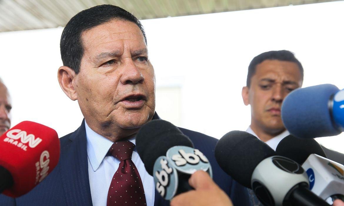 Mour&atilde;o diz que decis&atilde;o final &eacute; de Bolsonaro