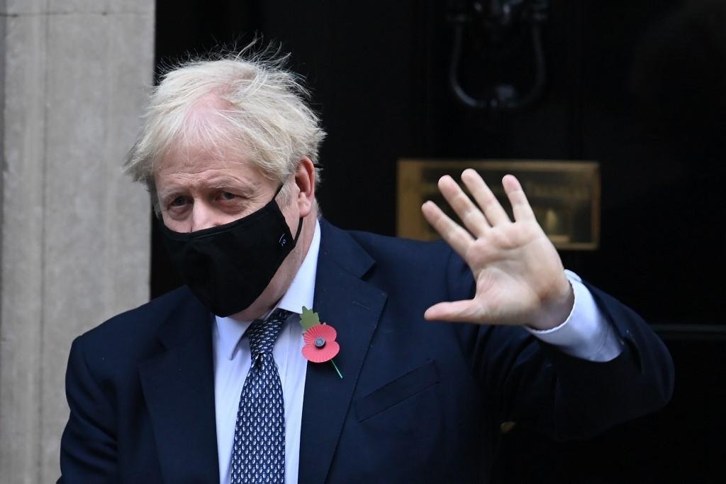 Primeiro-ministro brit&acirc;nico garante fim do confinamento em 2 de dezembro