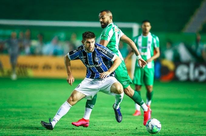 Paulo Miranda e David Braz s&atilde;o op&ccedil;&otilde;es