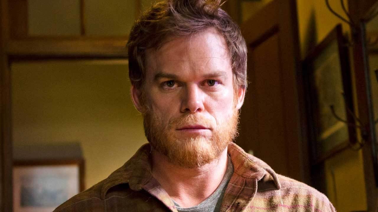 Dexter &eacute; um especialista forense que passa o dia solucionando crimes e a noite cometendo assassinatos.