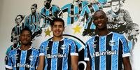 Rivas (E), Garcete e Velasco estavam treinando há três semanas no Grêmio e hoje assinaram os contratos