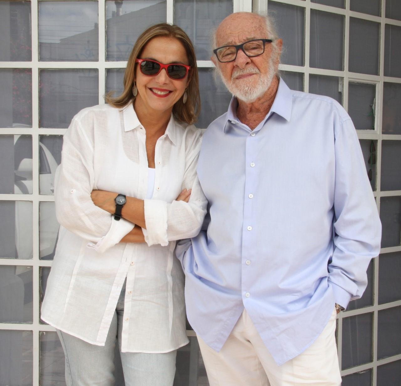 N&aacute;dia Meucci e o artista Vit&oacute;rio Gheno