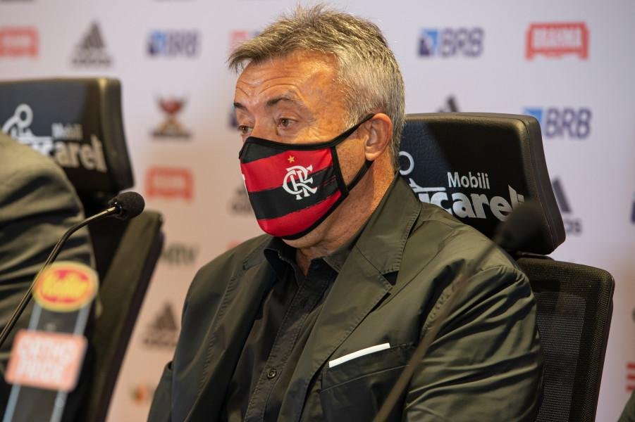 T&eacute;cnico Dom&egrave;nec Torrent ficou 101 dias no Flamengo e foi demitido ap&oacute;s sofrer uma goleada de 4 a 0 para o Atl&eacute;tico-MG, no Mineir&atilde;o
