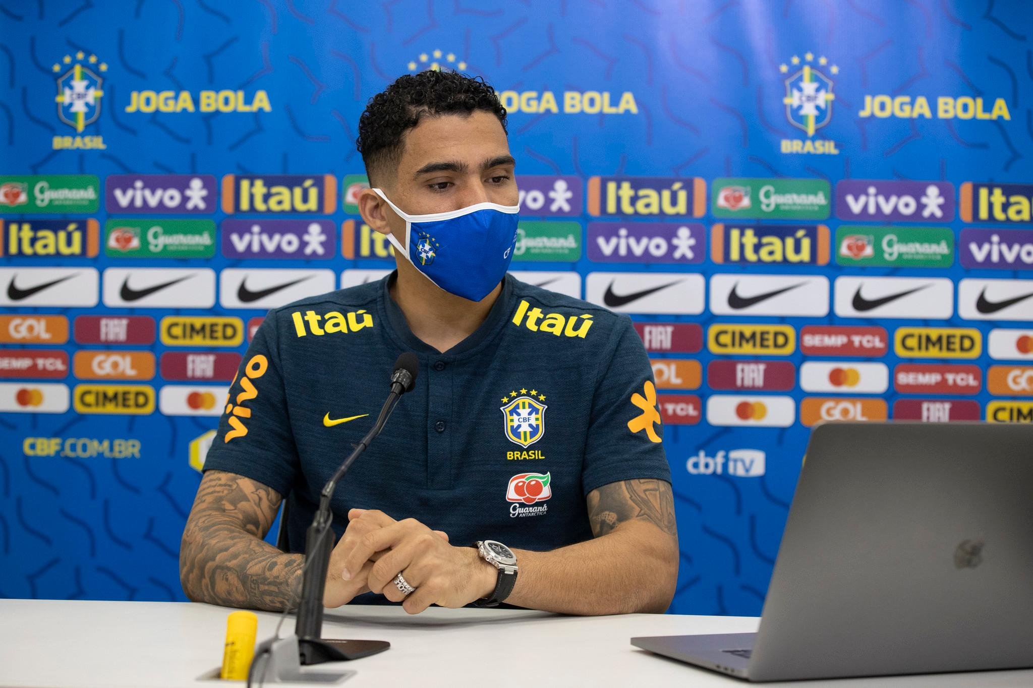 Atualmente, volante defende o Everton da Inglaterra