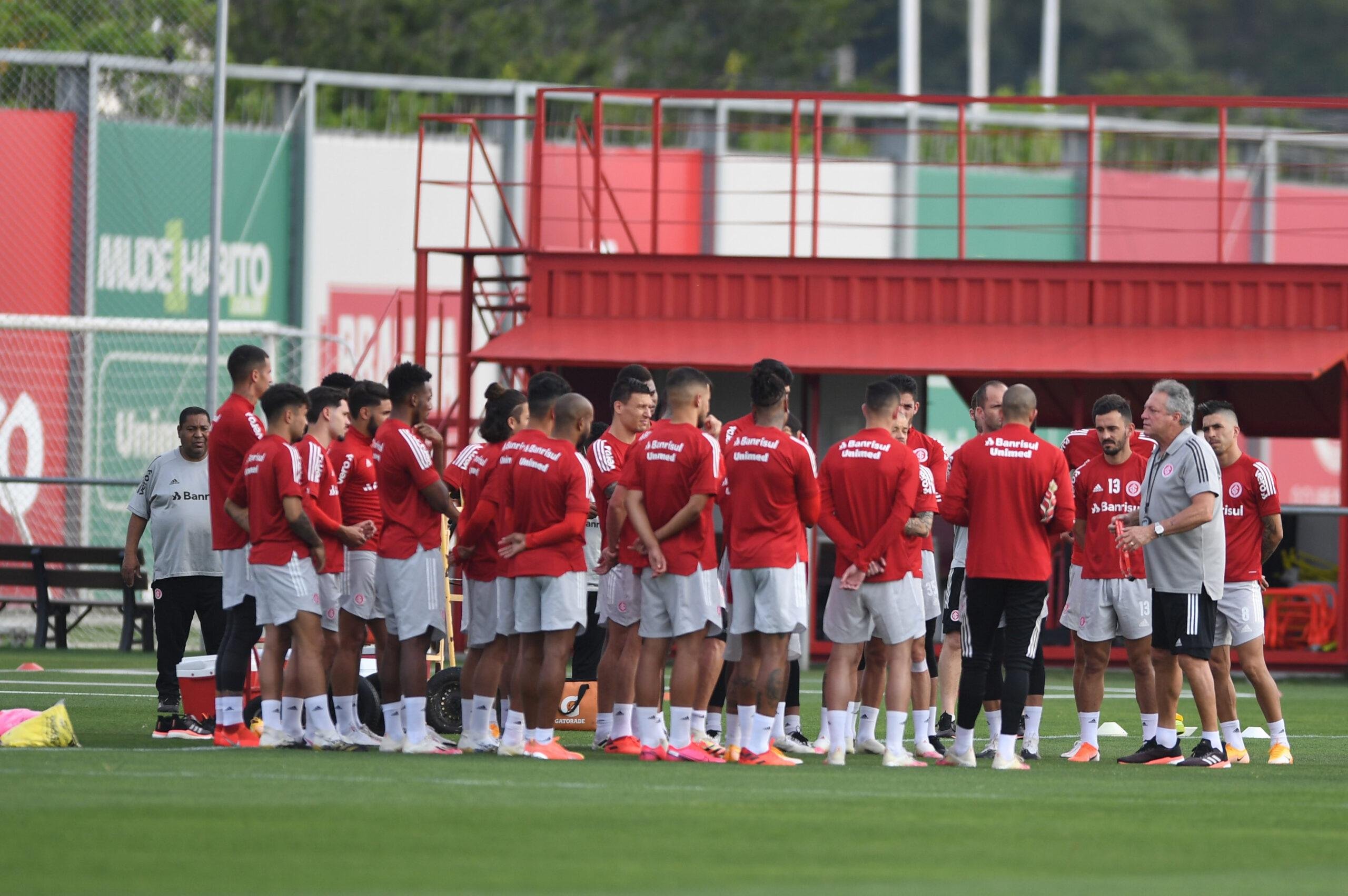Treinador se apresentou ao grupo antes da atividade