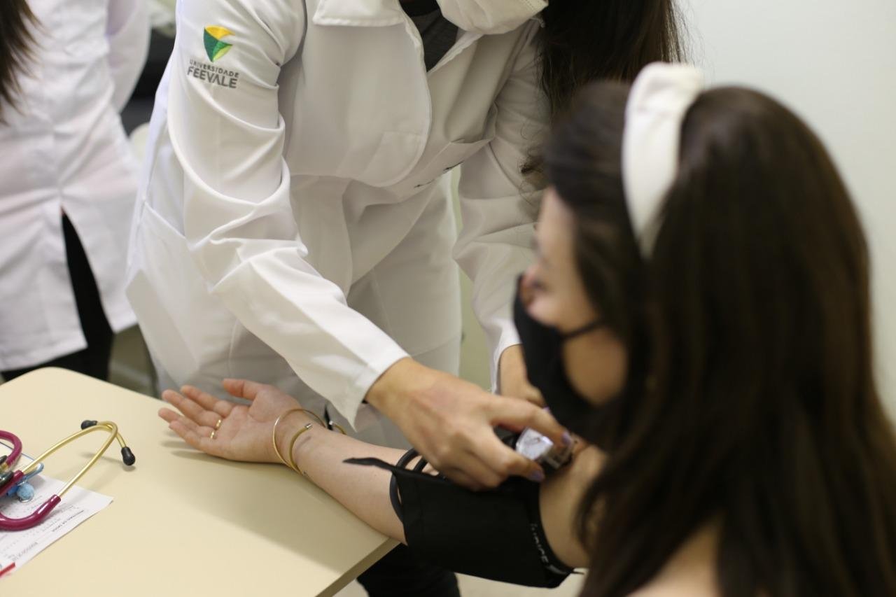 Alunos acompanham consultas e a rotina di&aacute;ria dos profissionais nas unidades b&aacute;sicas de sa&uacute;de
