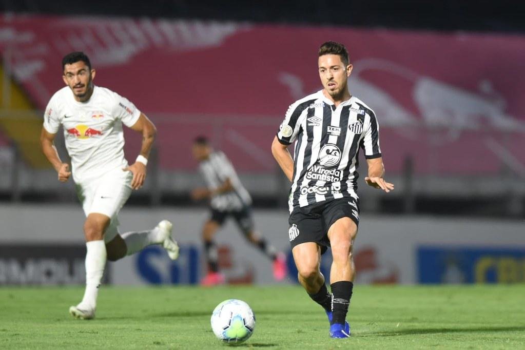 Jean Mota &eacute; um dos 10 jogadores do Santos que est&aacute; afastado com Covid-19